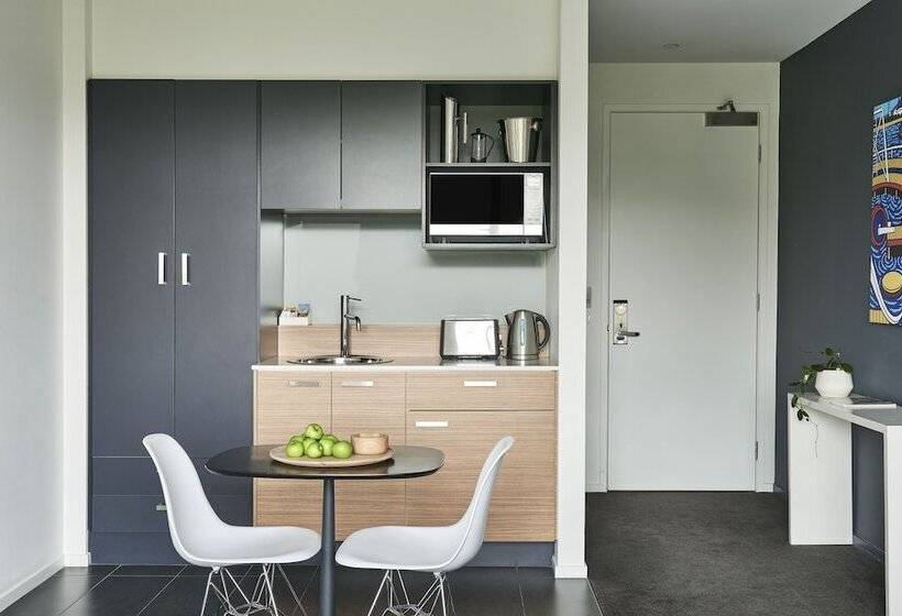 스탠다드 스튜디오, Oaks Vue Suites Geelong