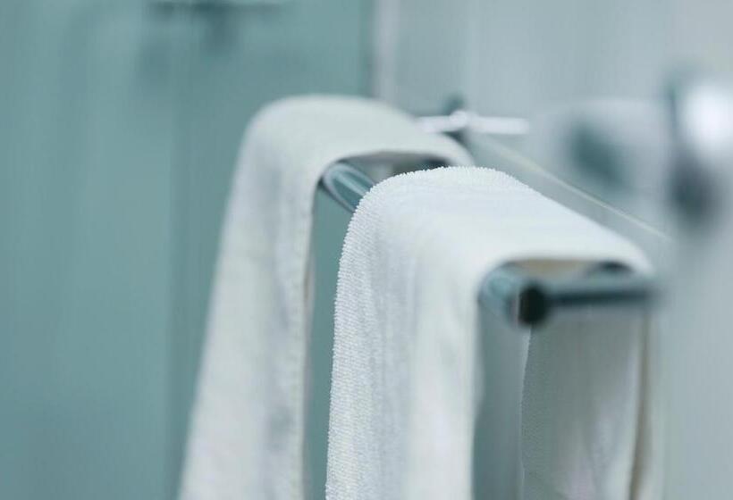 스탠다드 스튜디오, Oaks Vue Suites Geelong