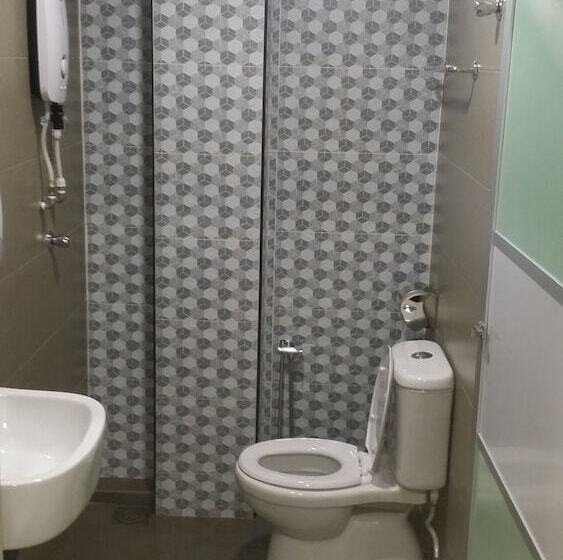 Семейный Номер, Mass Hotel Mentakab