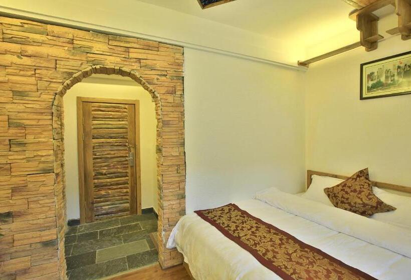 Номер Стандарт с Балконом, Destination Youth Hostel