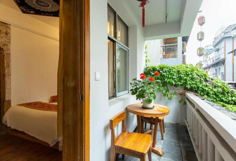스탠다드 발코니 룸, Destination Youth Hostel