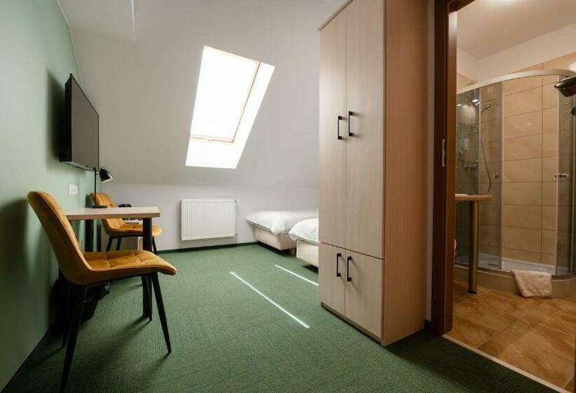スタンダードルーム, Szumi Las Events & Apartments