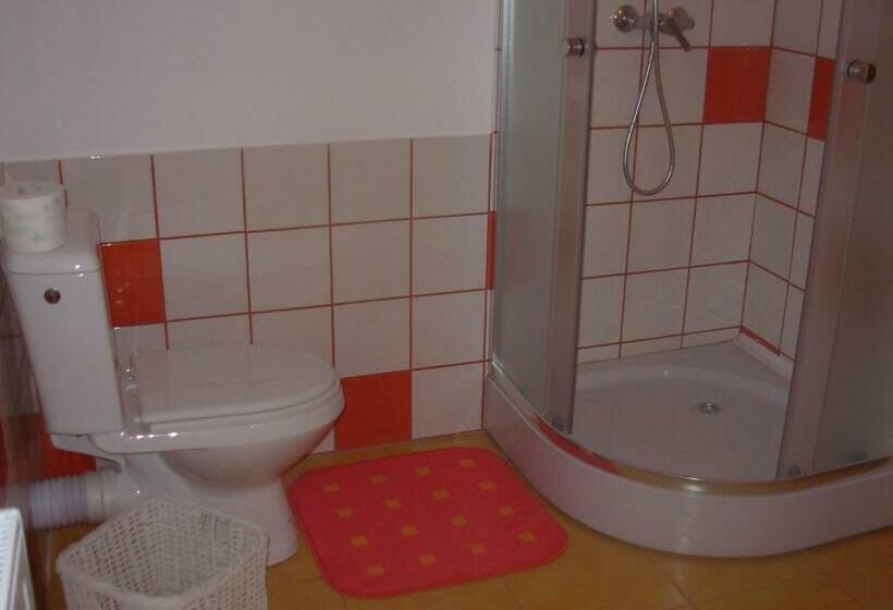 Номер Стандарт Трехместный, Jabłkowo Na Skraju Puszczy Boreckiej śniadania W Cenie