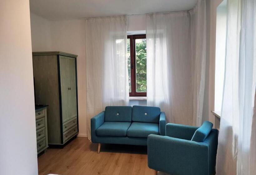 Номер Стандарт Трехместный, Ohotelik Pensjonat W Poniatowej