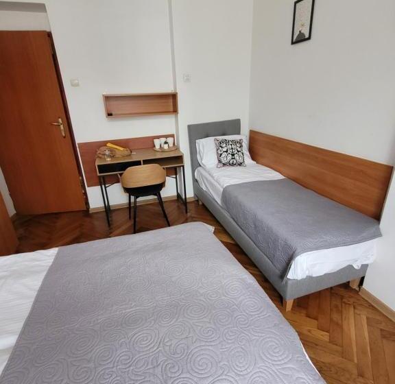 Quarto standart com varanda, Zajazd Meran
