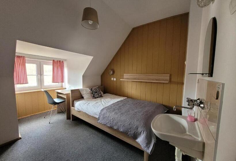 Quarto standart individual, Zajazd Meran