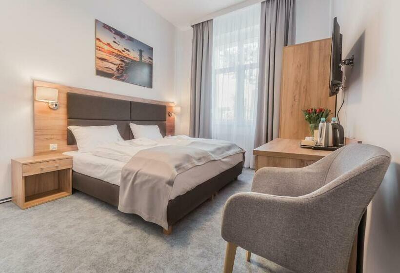 Quarto Estandar, Harmony House
