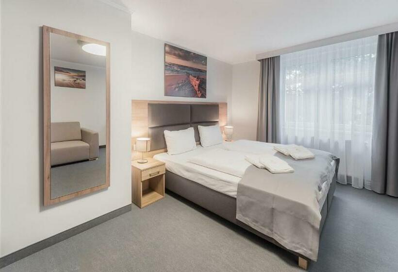 Quarto Triplo Estandar, Harmony House