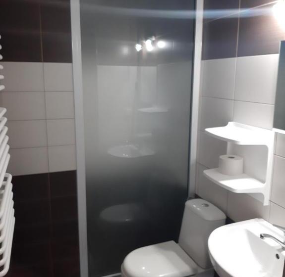 Четырехместный Номер Стандарт, Tasarz Spa Ośrodek Wczasowy
