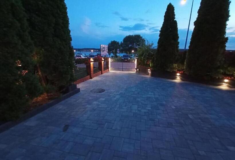 Семейный Номер, Pokoje Hotelowe Nad Zalewem