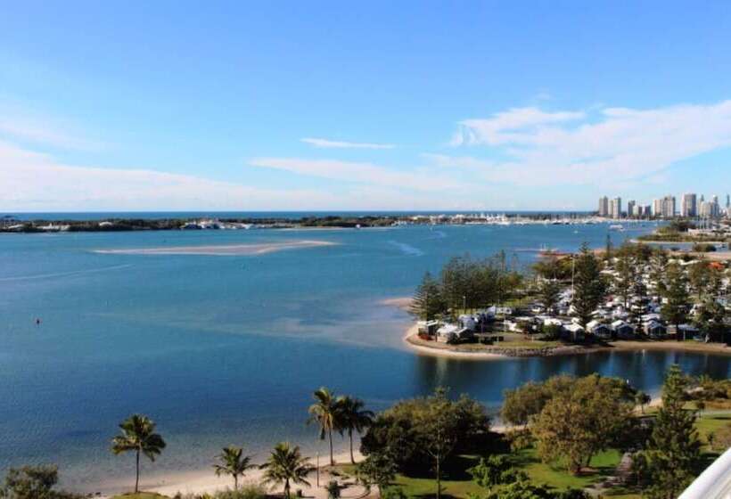 Апартаменты 3 Спальни, Crystal Bay On The Broadwater