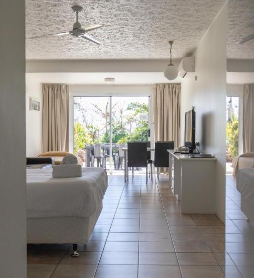 이코노미 스튜디오, Rosslyn Bay Resort Yeppoon