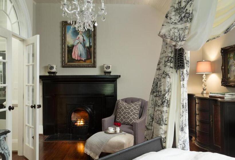 자쿠지 스위트, The Twelve Oaks Bed & Breakfast