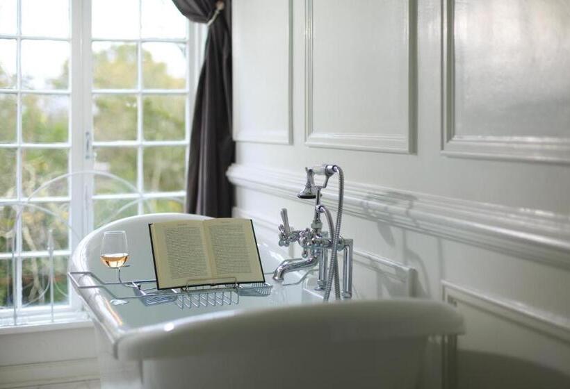 스위트 킹사이즈 침대, The Twelve Oaks Bed & Breakfast