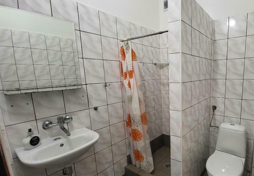 标准单人间共用浴室, Ik Osir Lubawa