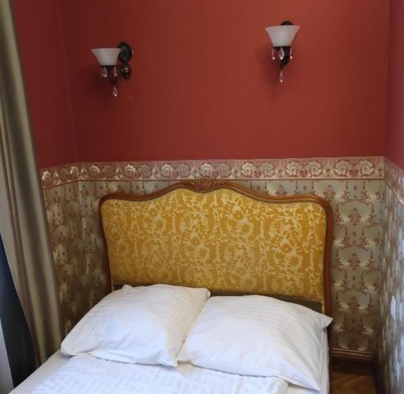 Quarto Estandar, Willa Kraj