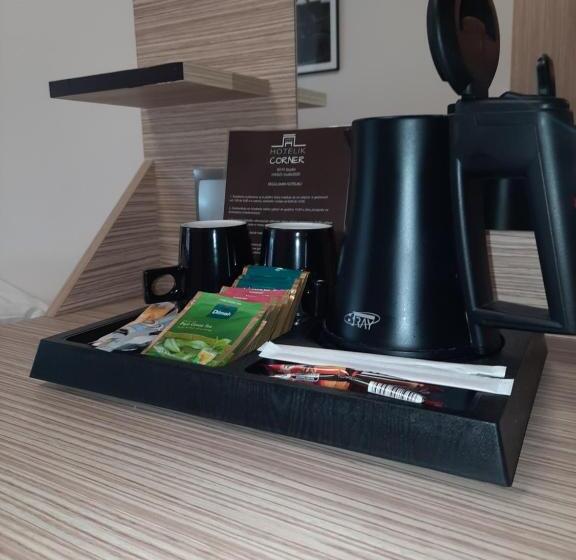 Quarto Estandar, Ik Corner