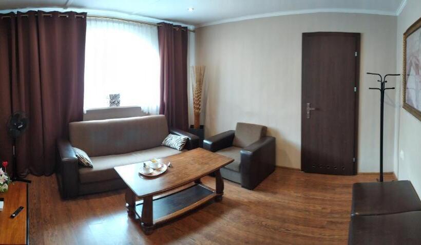 اتاق استاندارد سه نفره, Villa Lido
