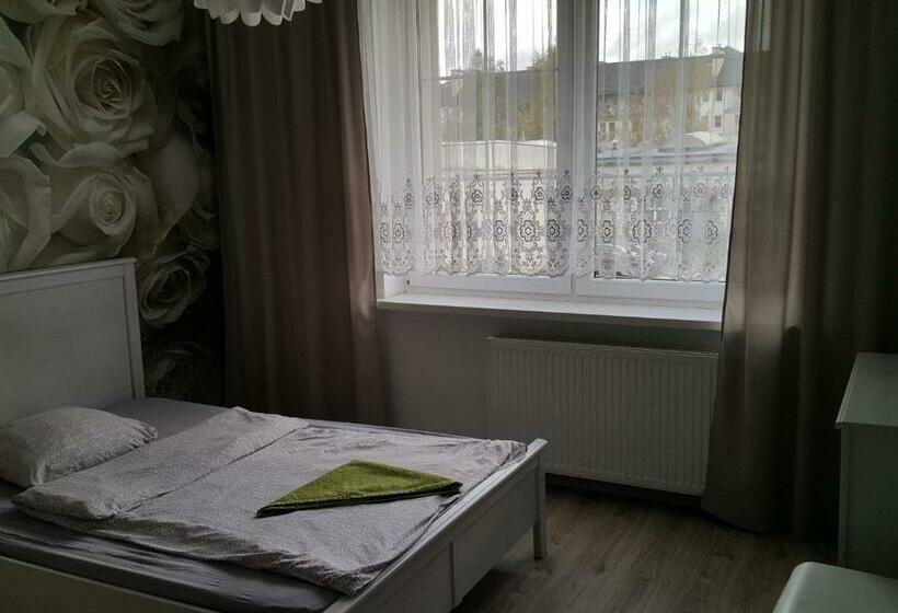 Номер Стандарт, Hostel Przed świtem
