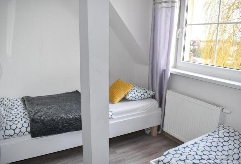 Номер Стандарт, Hostel Przed świtem