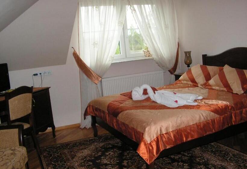 חדר דלוקס, Dworek Jolanta