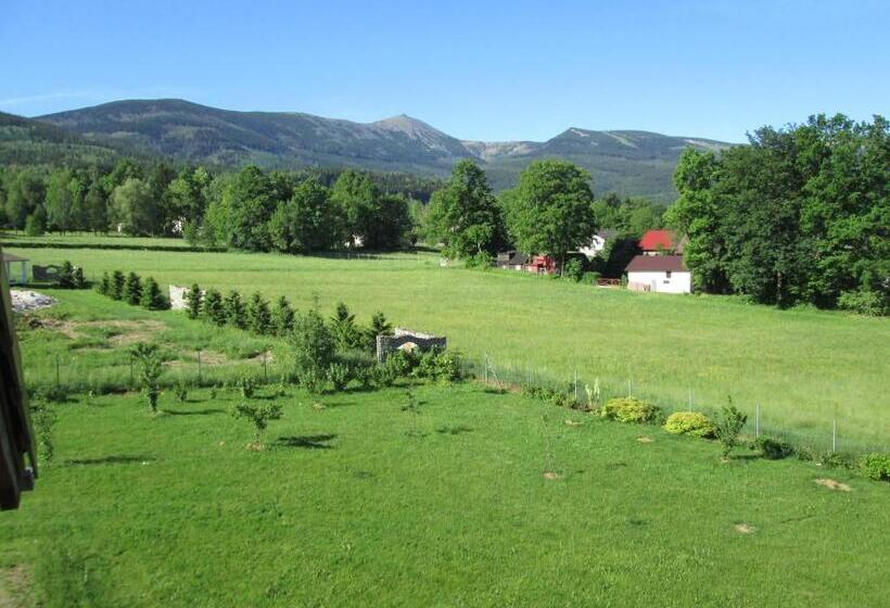 1 Bedroom Apartment Mountain View, Willawil