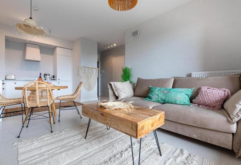 سوییت جونیور با چشم‌انداز دریا, Apartamenty Your Seaside