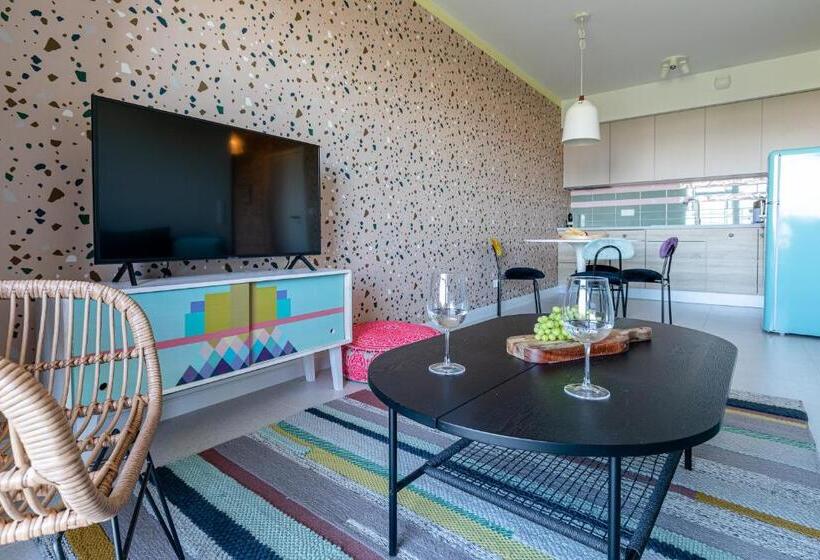 سوییت سوپریور با چشم‌انداز دریا, Apartamenty Your Seaside