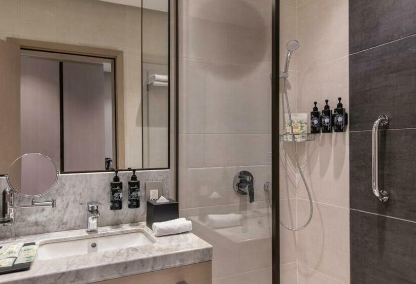 Люкс, Ramada By Wyndham Riyadh King Fahd Road
