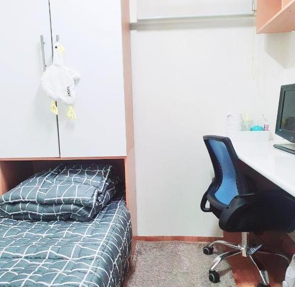 חדר סטנדרט יחיד, Hub House Livingtel