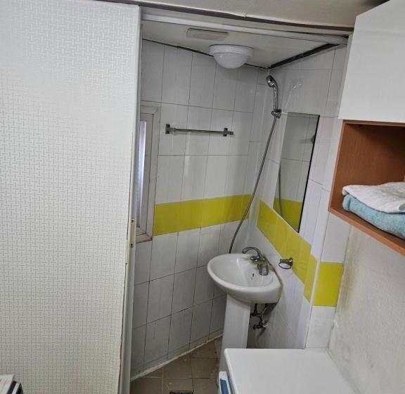 חדר דלוקס, Hub House Livingtel