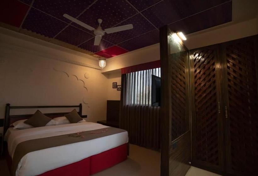 Quarto Deluxe com Sacada, Ra Residence   Agarwal Group Of Hotels