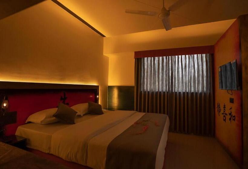 Quarto Deluxe com Sacada, Ra Residence   Agarwal Group Of Hotels