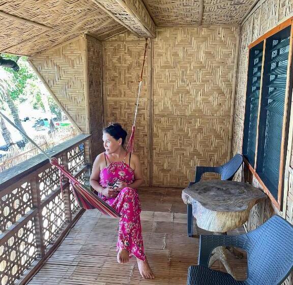 Номер Стандарт Вид на Море с Балконом, Borbon S Treehouse By The Sea