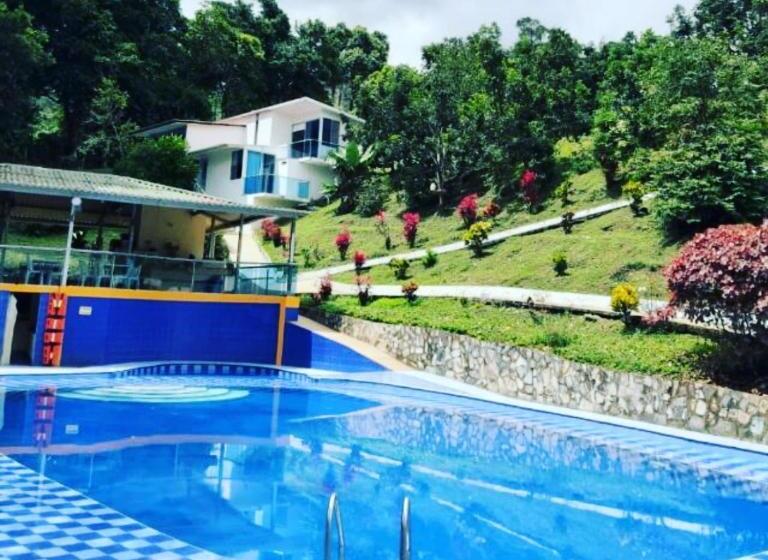 带阳台的三人标准间, Finca Pozo Azul