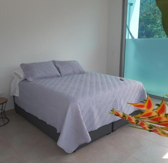 带阳台的三人标准间, Finca Pozo Azul