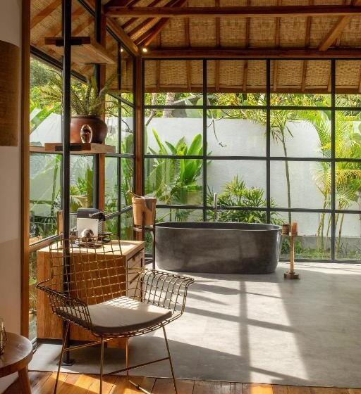 Люкс с Балконом, East Bali Volcano View Resort & Spa   Adults Only Area