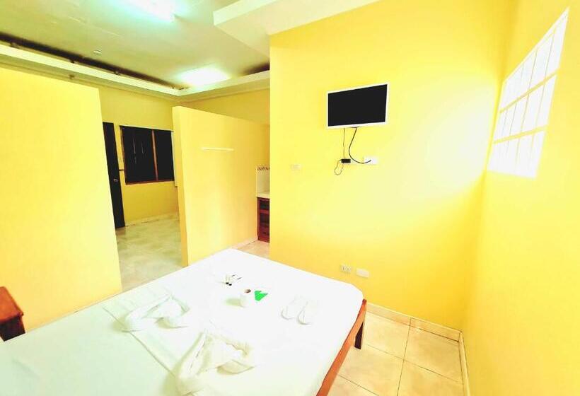 اتاق لوکس, La Familia Guest House