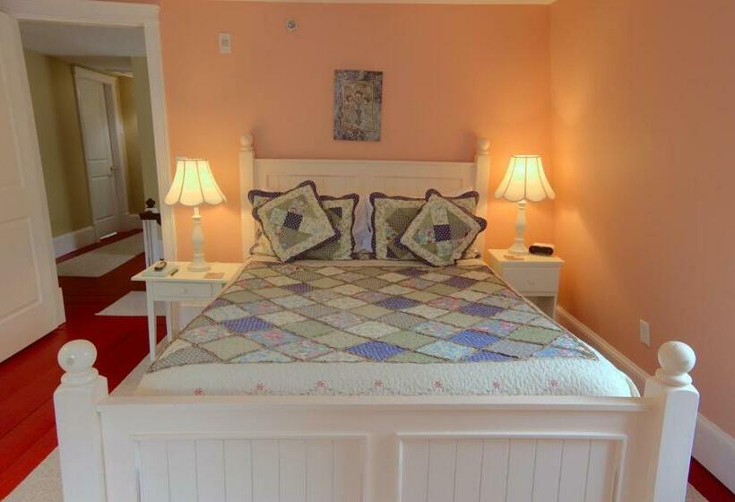 Люкс Повышенной Комфортности, Ballard House Inn