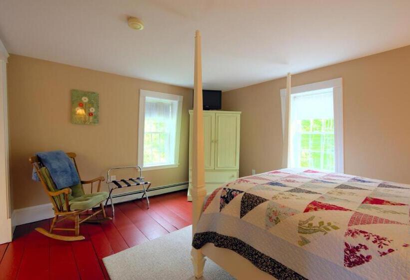 Люкс Повышенной Комфортности, Ballard House Inn