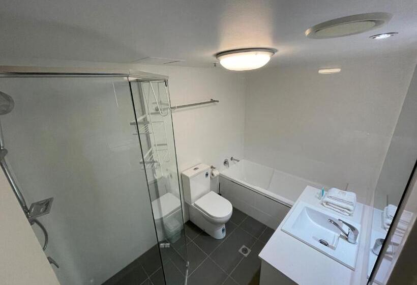 Апартаменты 2 Спальни, The Crest Apartments