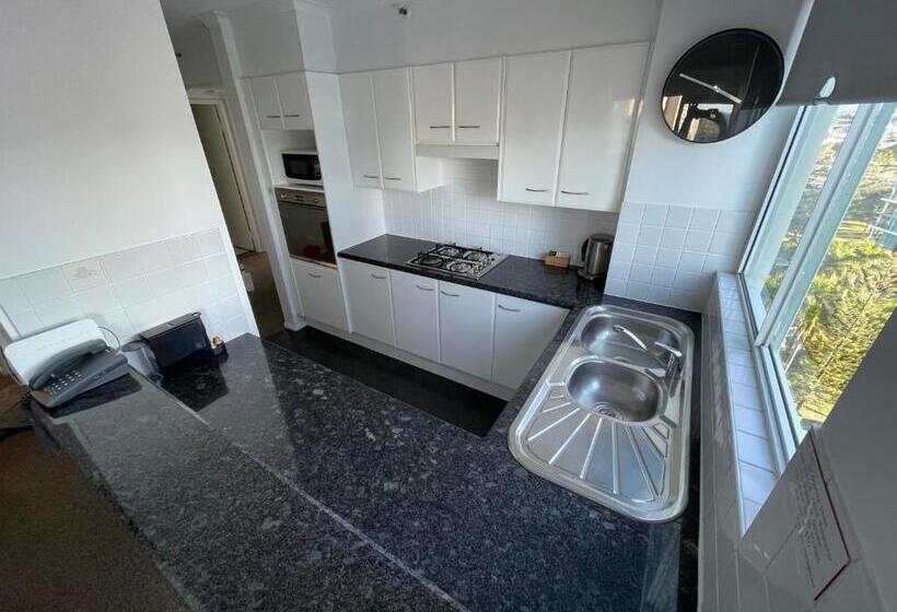 Апартаменты 2 Спальни, The Crest Apartments