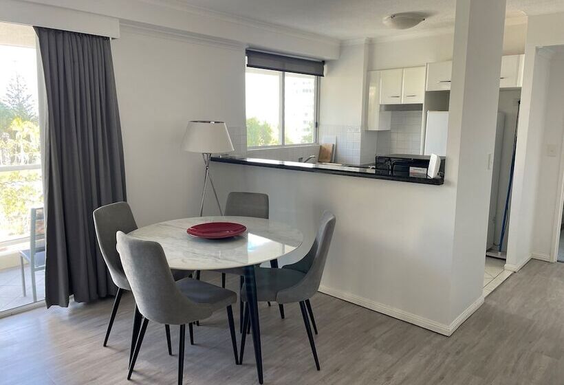 Апартаменты 1 Спальня, The Crest Apartments