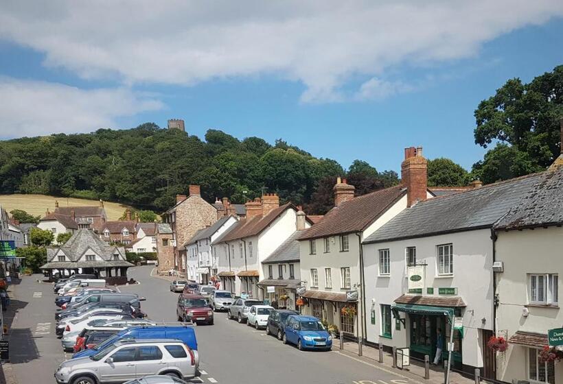 디럭스 룸 킹사이즈 침대, Dunster Castle