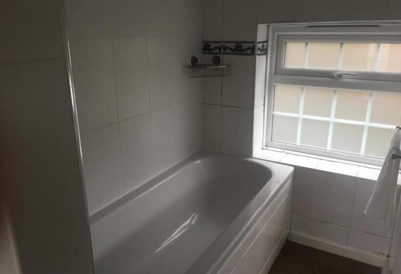 Quarto Estandar com Terraço, Findon Rest Ltd