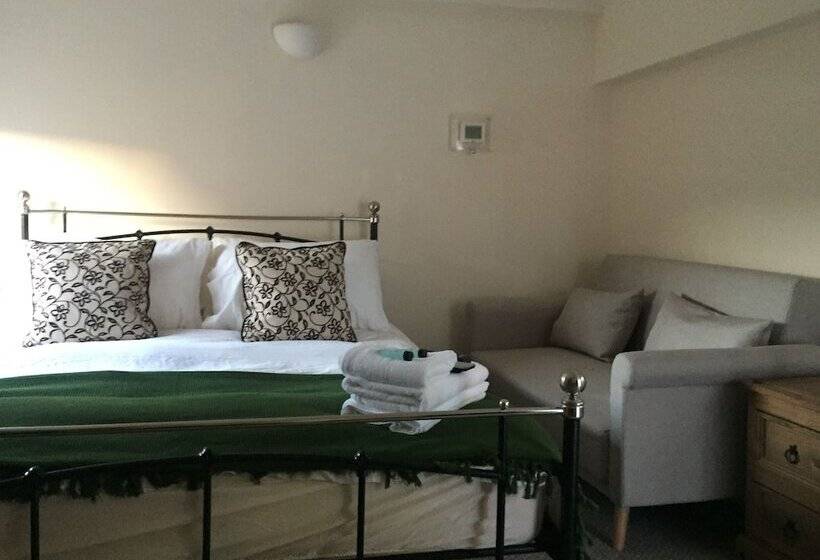 Quarto Estandar, Findon Rest Ltd