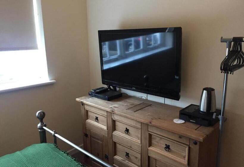 Quarto Estandar, Findon Rest Ltd
