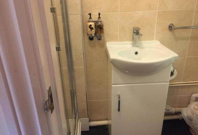 Quarto Estandar com Terraço, Findon Rest Ltd