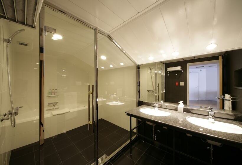 Апартаменты 3 Спальни, The Ridge Hotel & Apartments