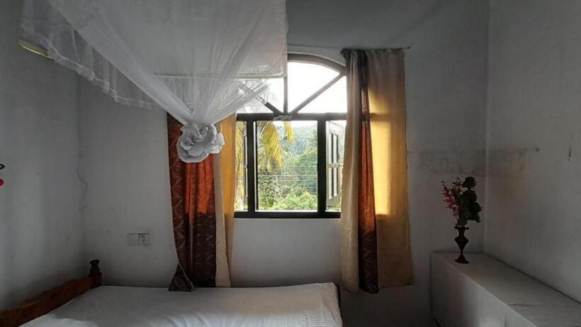 غرفة إقتصادية, Unawatuna White Villa